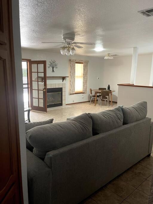 Townhouse, Two Car Garage, Fireplace Back Yard Las Cruces Exterior foto