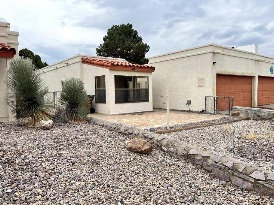 Townhouse, Two Car Garage, Fireplace Back Yard Las Cruces Exterior foto